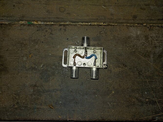 splitter.jpg.98ec5a5b3e0acd4e33d045879cb97f7b.jpg