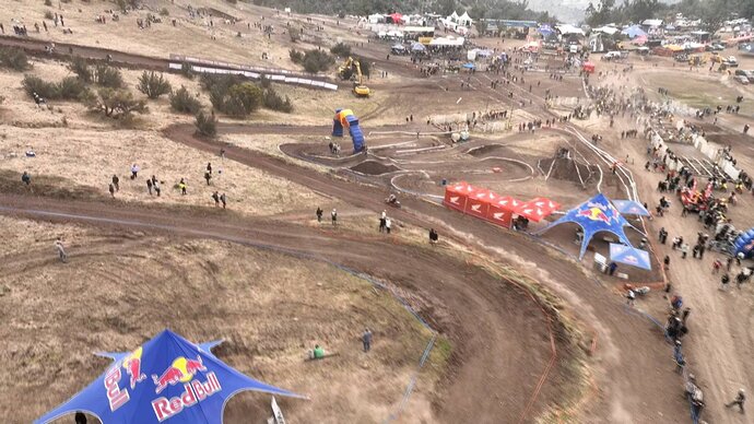 REDBULLLOSANDES_359212604_H_7500_20241116_175221.jpg.eaf22e1eda05ddf9de2490fb81b9ef20.jpg