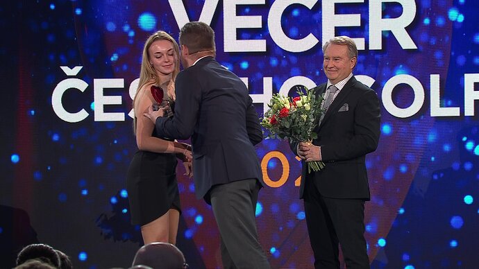 vlcsnap-2022-12-17-20h35m40s492.jpg.bc424cbbc9c21a2df7d2b89df7eaafb5.jpg