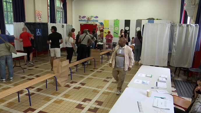 vlcsnap-2024-07-07-12h39m44s360.jpg.cbd018216220430b46e79498f670c49a.jpg