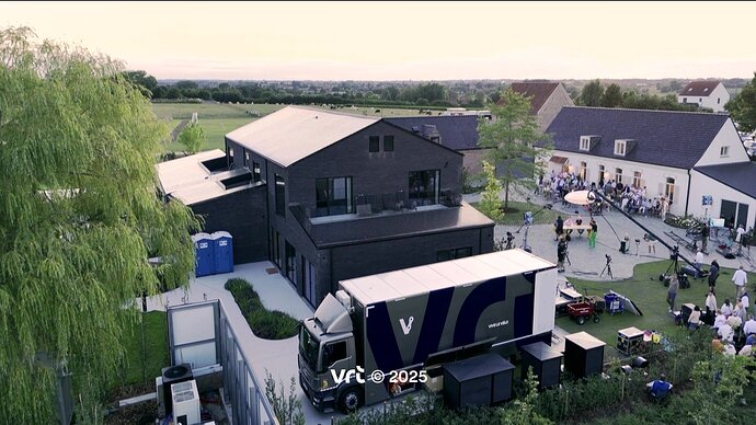 vlcsnap-2025-07-04-21h56m01s948.jpg.8d57d6ce9dd7f0478919e0c9d1ec46b5.jpg