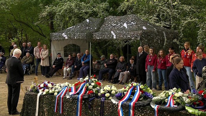 vlcsnap-2025-05-04-20h36m43s899.jpg.e0d3605af32a743458c4770dbd3b4c8f.jpg